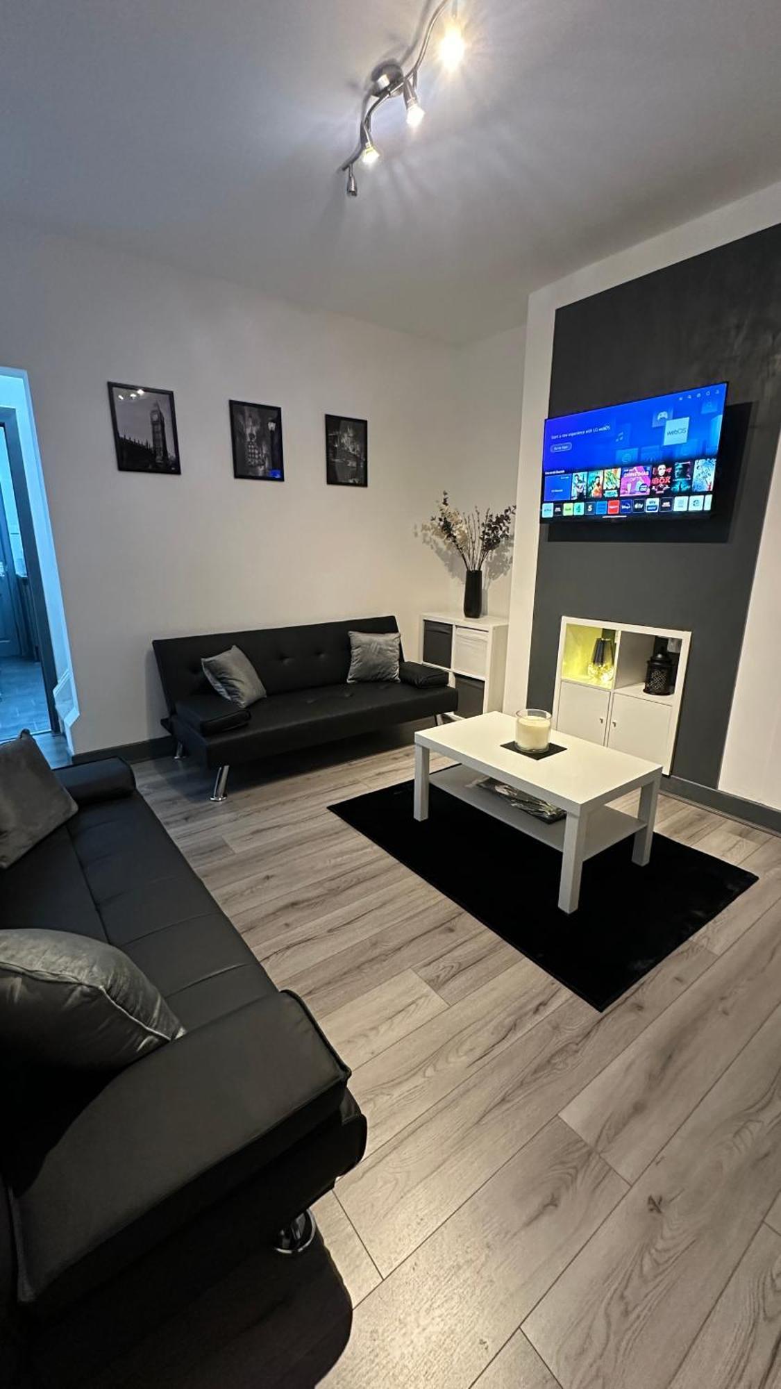 Modern 2 Bed Near Turf Moor Football Stadium, Parks, Canal And Lake Бернлі Екстер'єр фото